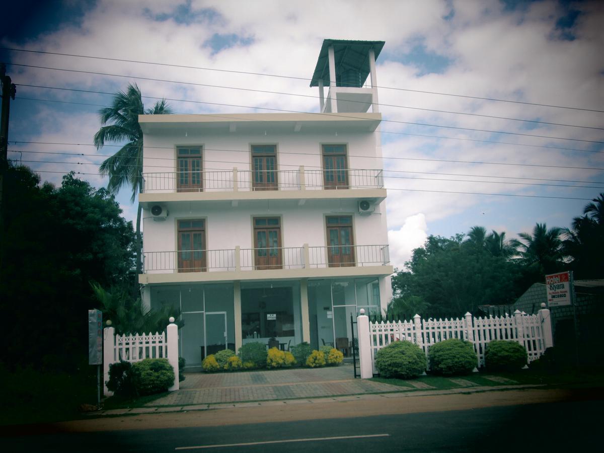 Hotel Kiyara Dambulla Exterior photo
